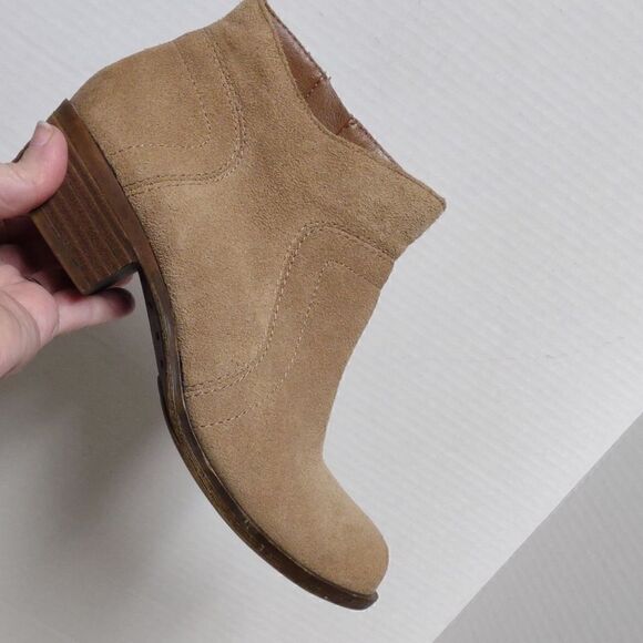 👍 Lucky Suede Booties Size 6.    A2 - Picture 8 of 8